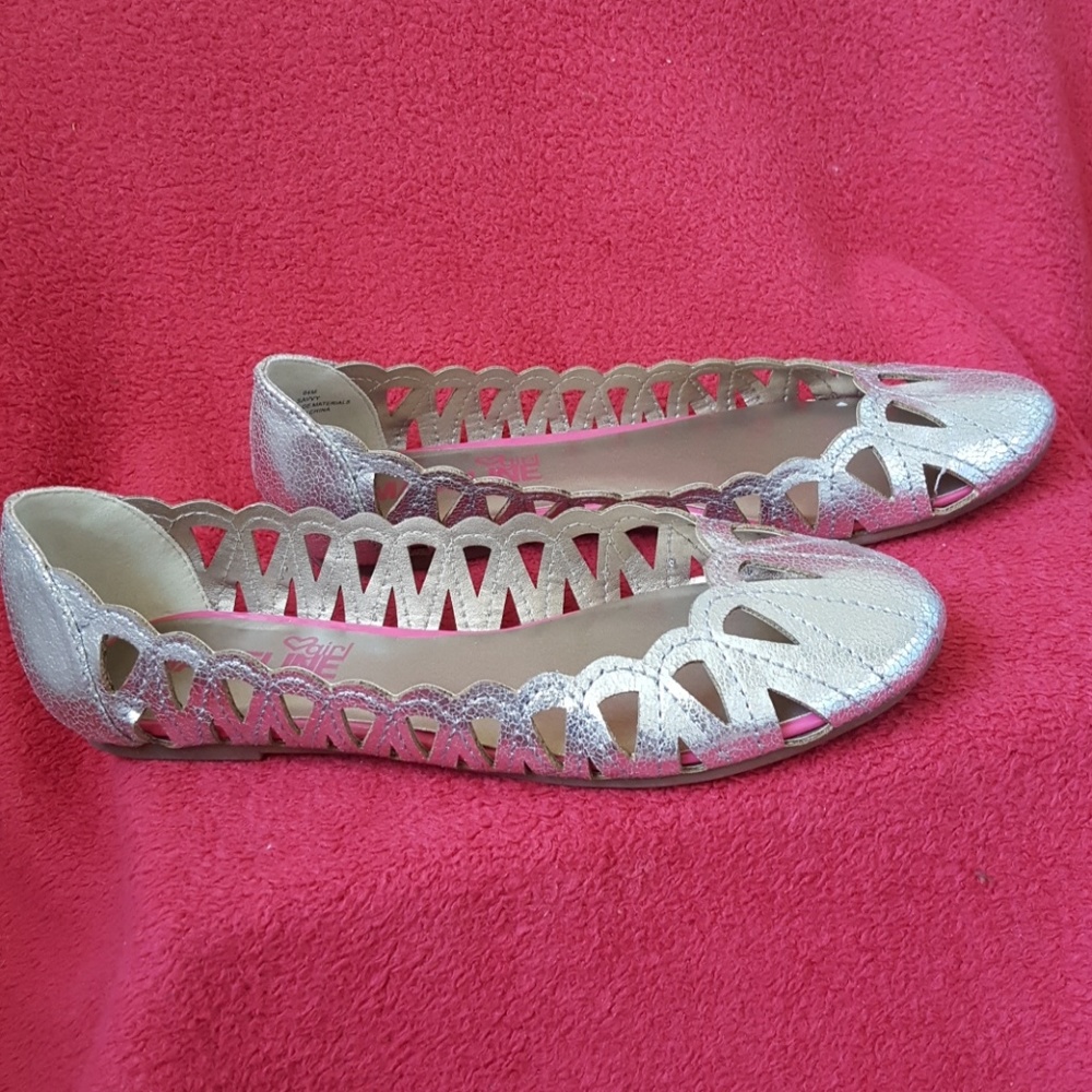 Madeline Girl silver flats